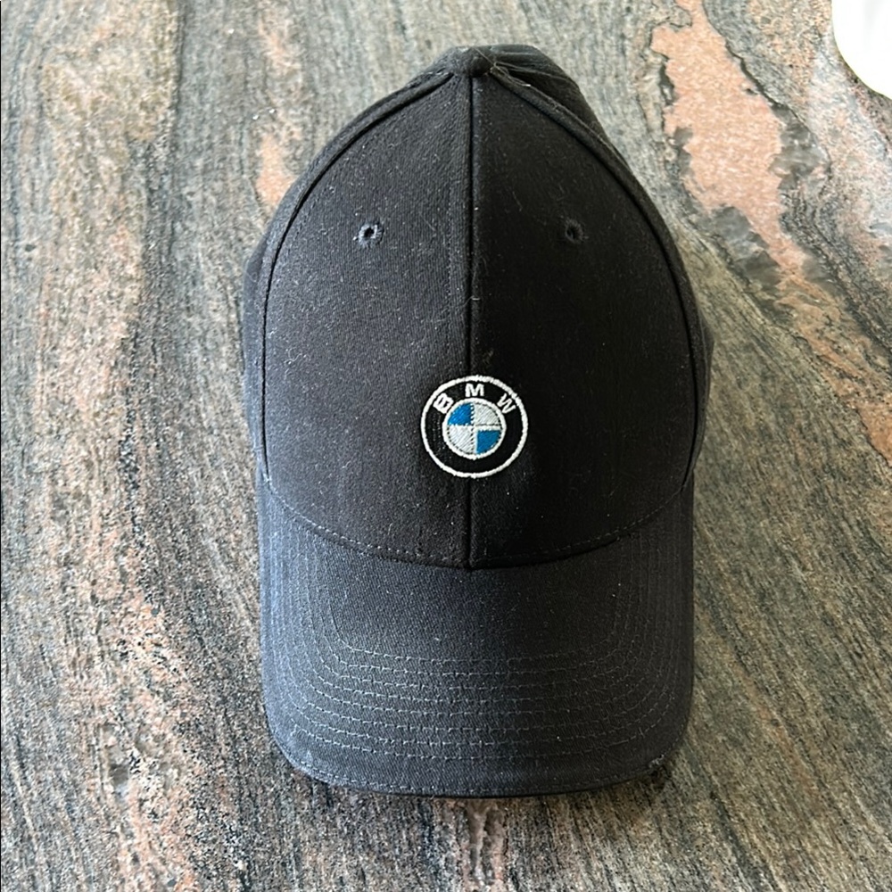 BMW Black Cap